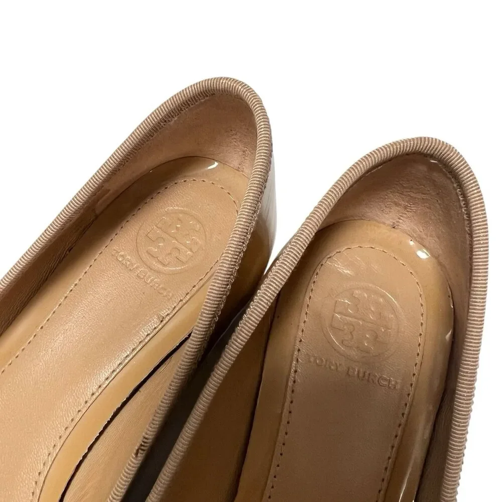 Tory Burch Chelsea Camellia Pump Tan Nude Patent Leather Low Heel Logo Size 7.5